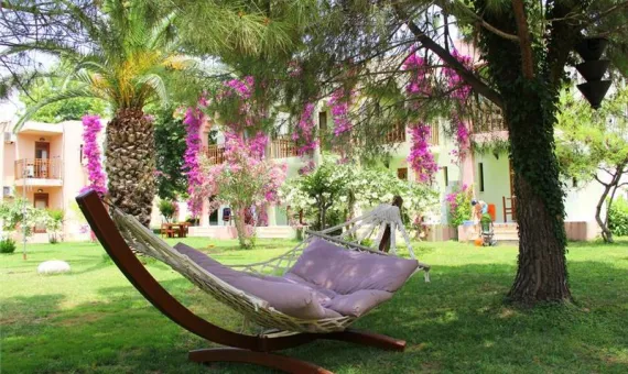 VON RESORT GOLDEN BEACH | Side