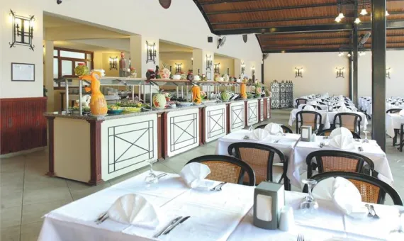 Sun City Hotel &amp; Beach Club 4* | Fetije