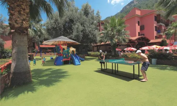 Sun City Hotel &amp; Beach Club 4* | Fetije