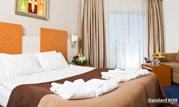 CRYSTAL ADMIRAL RESORT SUITES &amp; SPA 5* | Side