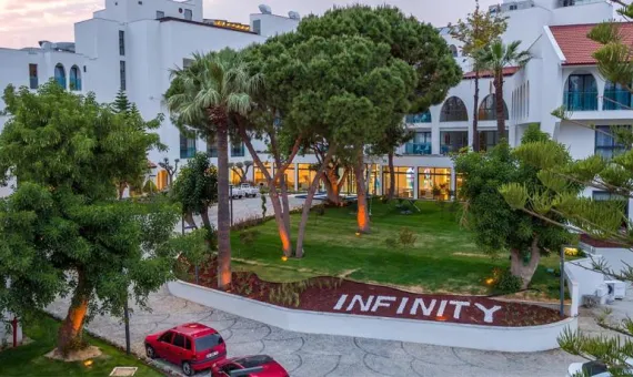 Infinity by Yelken 5* | Kusadasi