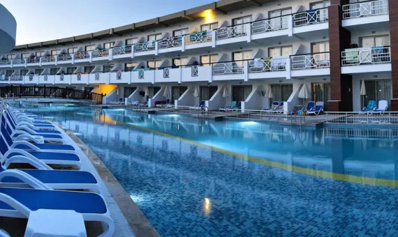 Ponz Hotel 3* | Kusadasi