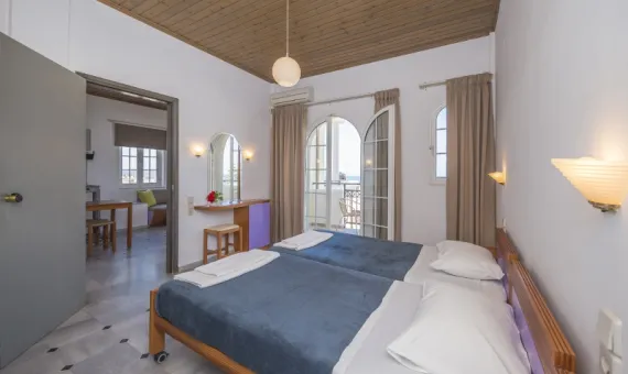 MANIAS APARTHOTEL, Agia Marina