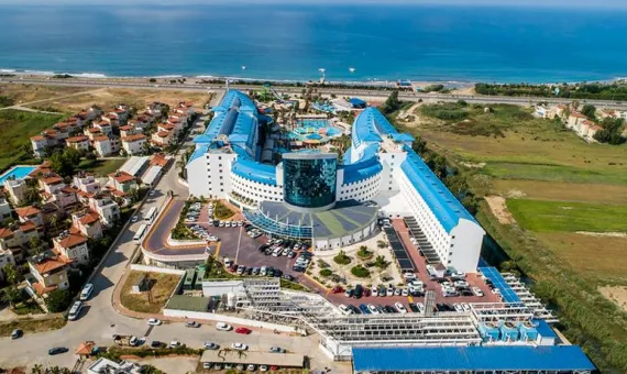 CRYSTAL ADMIRAL RESORT SUITES &amp; SPA 5* | Side