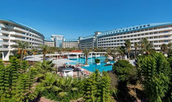 CRYSTAL ADMIRAL RESORT SUITES &amp; SPA 5* | Side