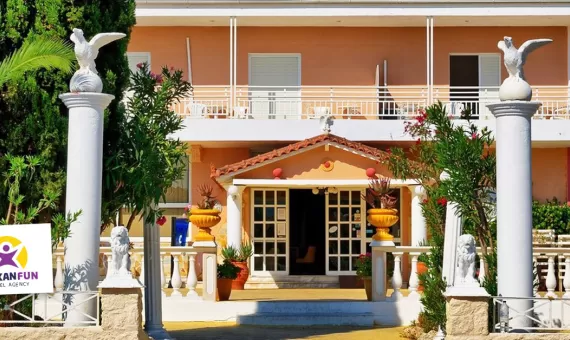 HOTEL IKAROS