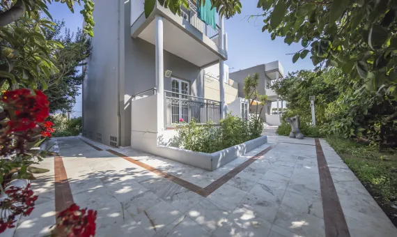 MANIAS APARTHOTEL, Agia Marina