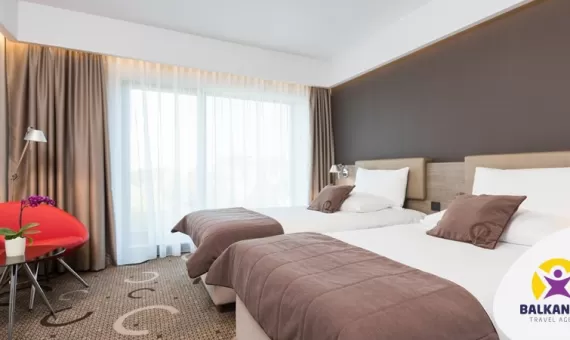 HOTEL Q 3++*