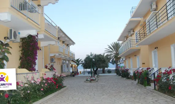 HOTEL LEMON GROVE 2*