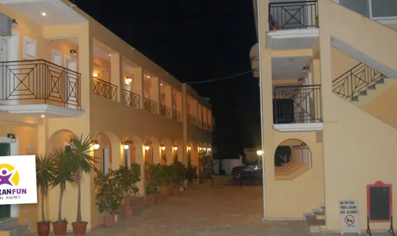 HOTEL LEMON GROVE 2*