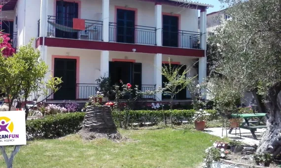 MARIAS CENTER 2*