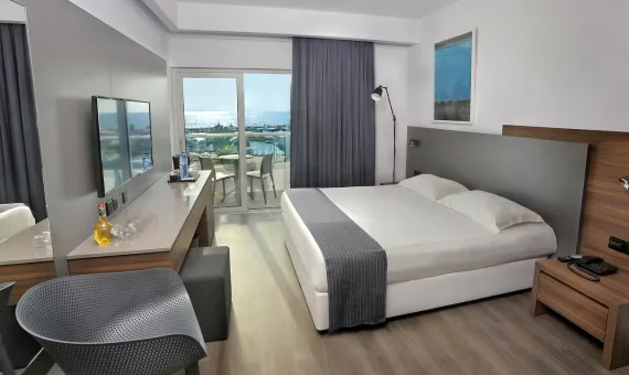 Okeanos Beach Boutique Hotel 4* | Aja Napa