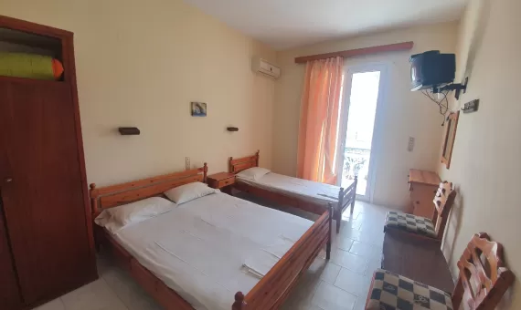 VILA AVRA