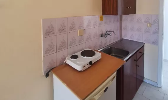 VILA AVRA