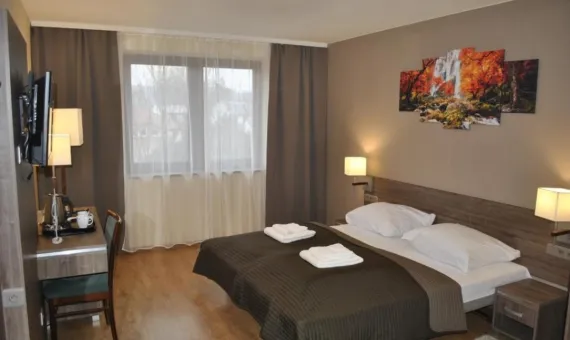 Krakov Hotel  Zakliki