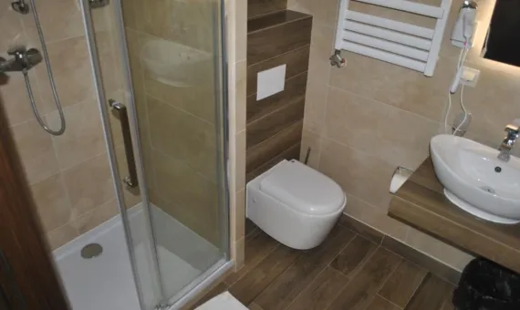 Krakov Hotel  Zakliki