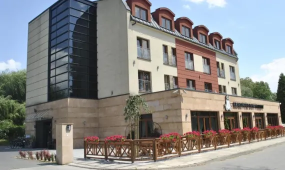 Krakov Hotel  Zakliki