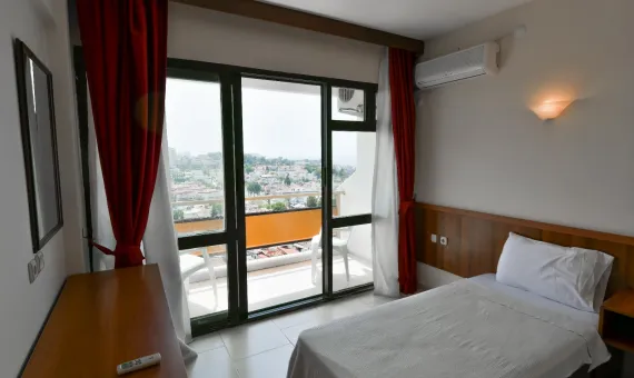 west-ada-inn-kusadasi-terasa