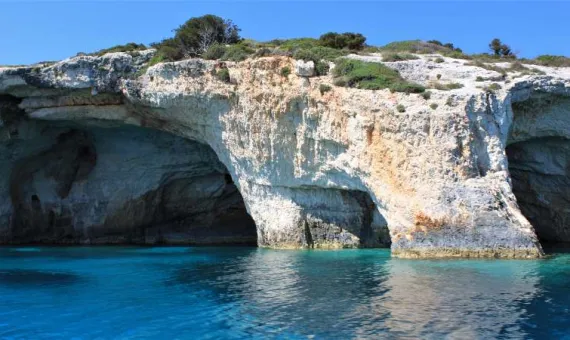 more i pecina na Zakintosu