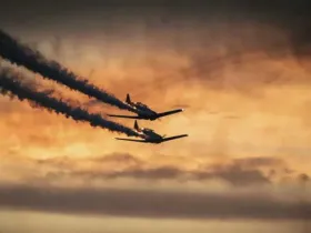 Avion ostavlja trag za sobom