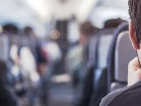 Putnici sede mirno u avionu