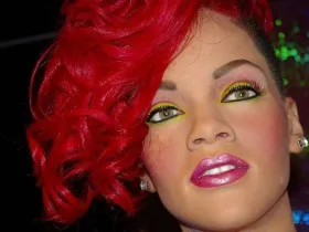 Rihanna voštana figura
