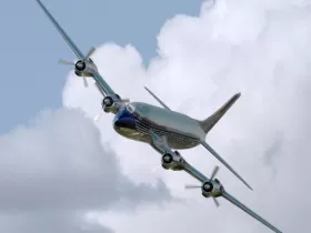 Savremeni avion na nebu