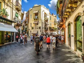 sicilija taormina turisti