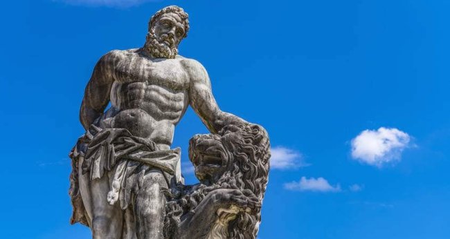 statua herkulesa