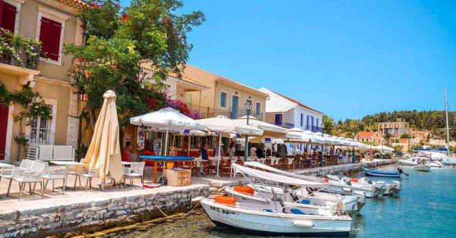 Ribarsko selo Fiskardo za leto, sever Katalonije